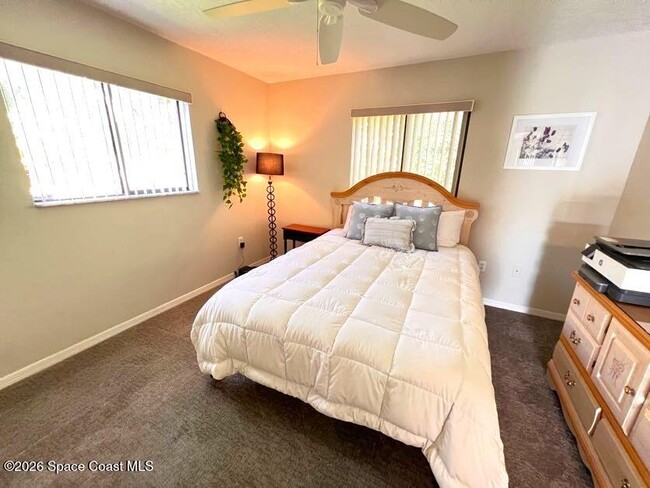 Building Photo - 9 Point View Pl