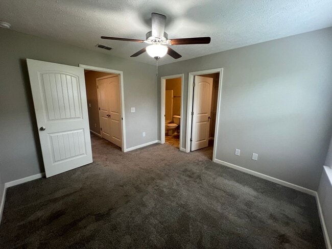 Building Photo - Immediate Occupancy!  2bed 2.5 bath Antioc...