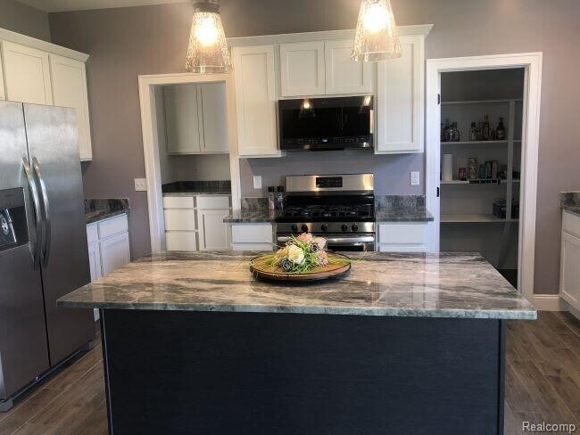 Building Photo - 47359 Bayside Blvd