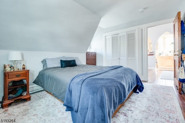 Building Photo - 36 Burnet St