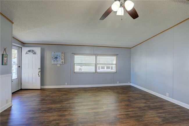 Building Photo - 561 Dolphin Cir