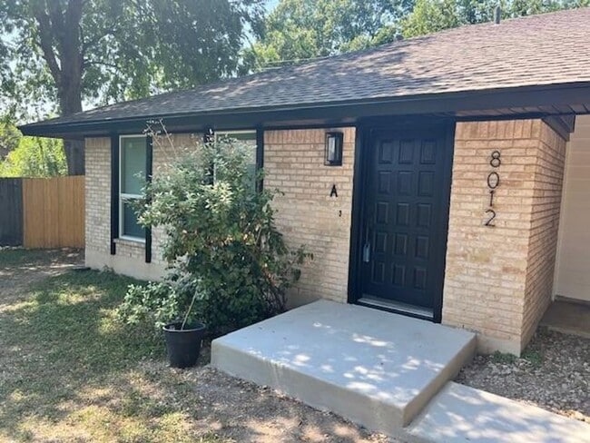 Building Photo - Allandale Place / Culdesac / Refrigerator / Washer/Dryer / Fenced Yard