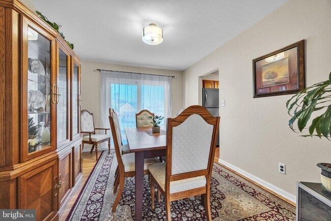 Building Photo - 120 Marta Dr