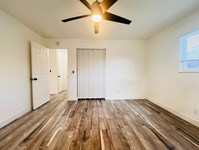 Building Photo - 3663 Laurette Ln