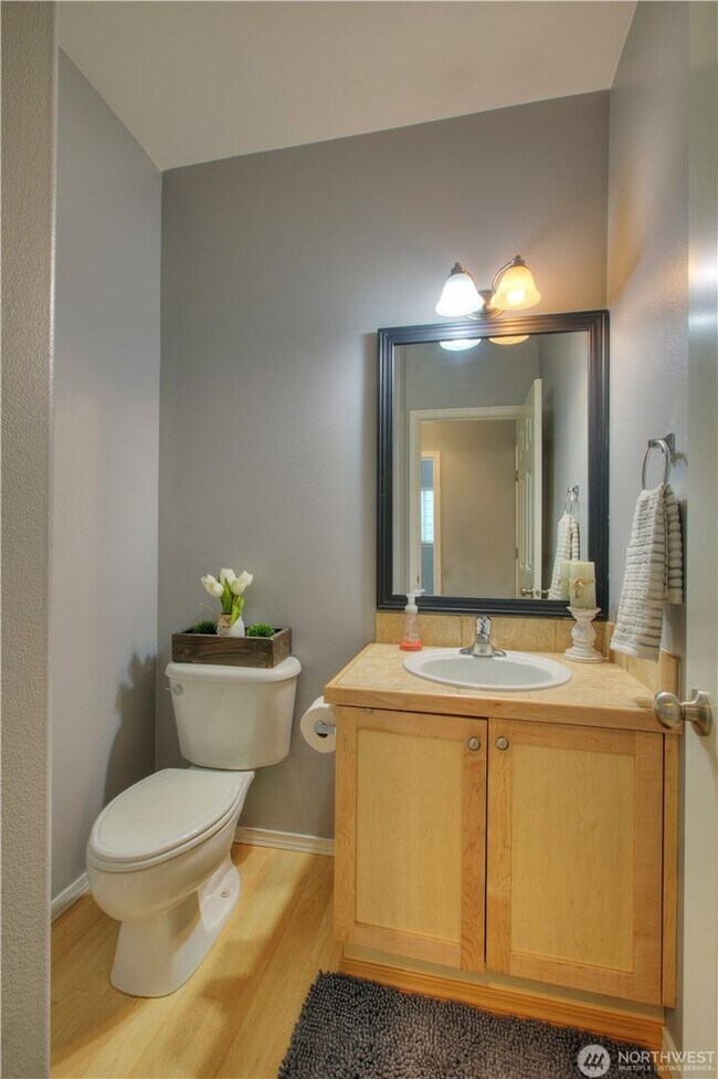 Building Photo - 3 Bedroom Maple Valley Home