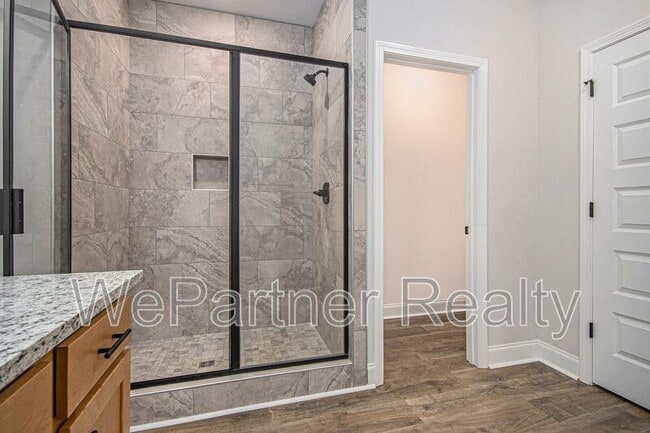 Building Photo - 138 Crestpoint Rd