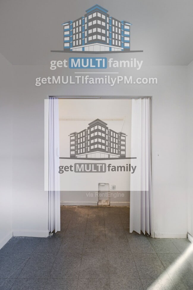 Building Photo - 1228 E Apache St