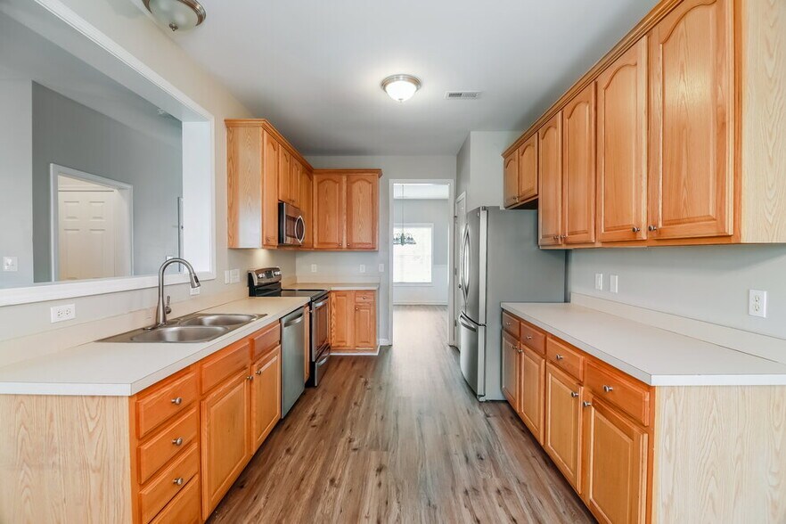 Building Photo - 1250 Braemar Highland Dr