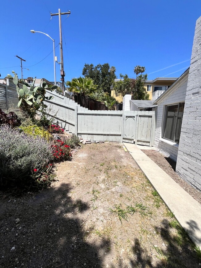 Building Photo - $1,775 - 1 Bed 1 Bath Fully Renovated Apartment within a Gated Complex in City Heights