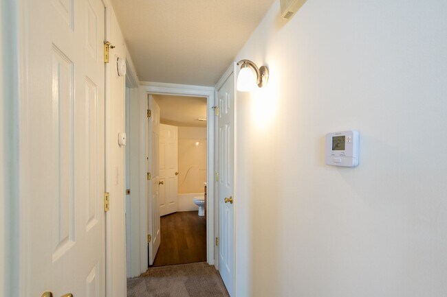 Building Photo - 2612-2614 Northampton Dr.