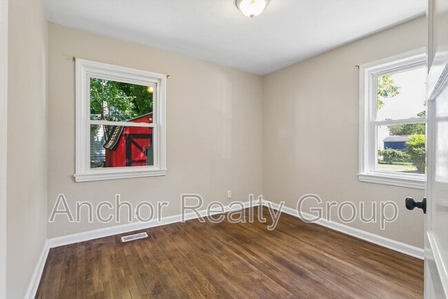 Building Photo - 7730 Ruthven Rd