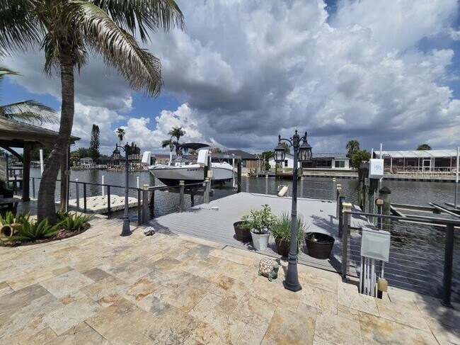 Building Photo - 3927 E Eden Roc Cir