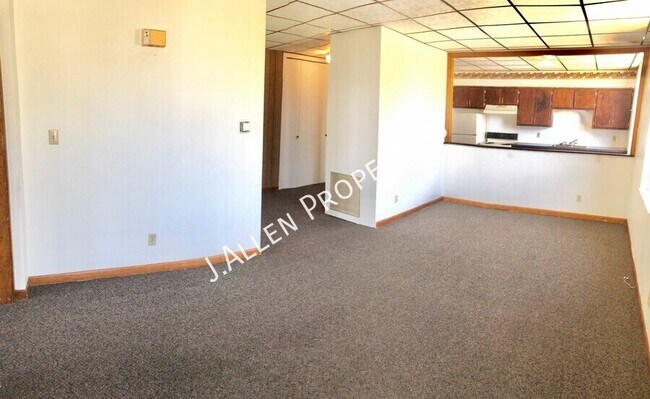 Building Photo - 313 N 12th St