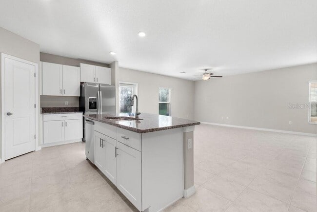 Building Photo - 5245 White Chicory Dr