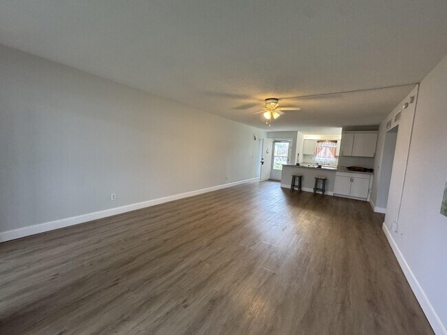 Building Photo - 1310 NE 14th Ct