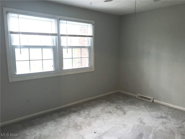 Building Photo - 33403 Cromwell Dr