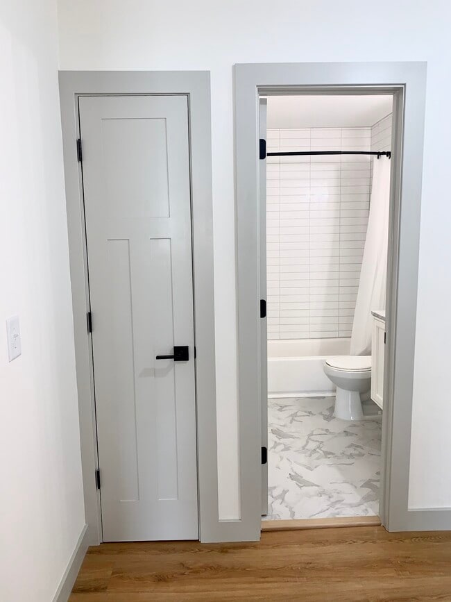 Building Photo - 1483 Theresa Dr