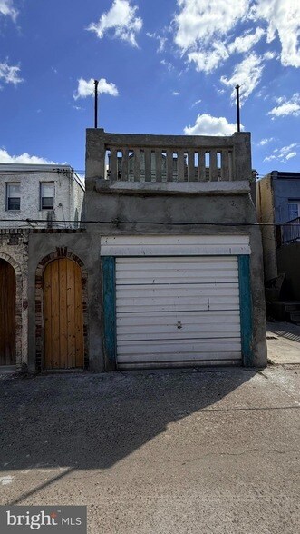 Building Photo - 2148 S Lambert St