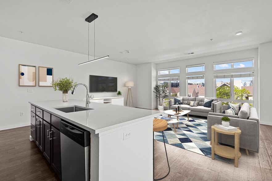 Primary Photo - Wrenmoor LoHi