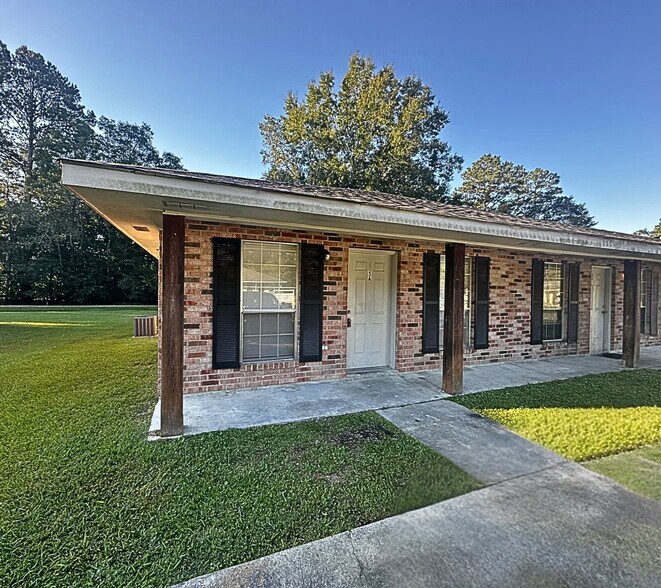 Primary Photo - 111 Mallard Dr