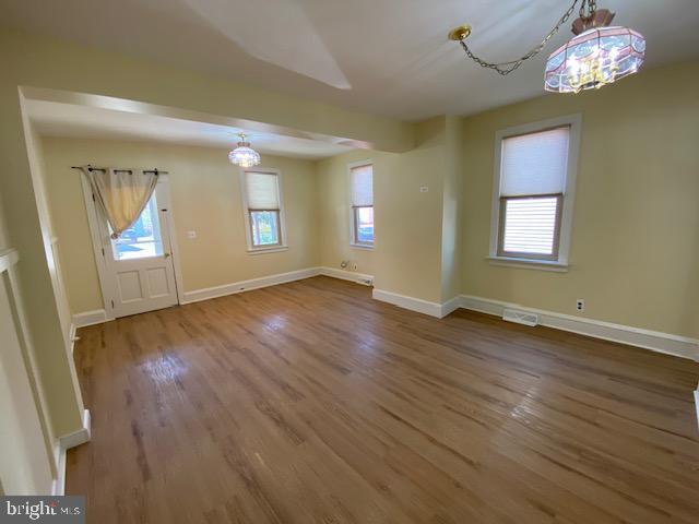 Primary Photo - 19 E Millbrooke Ave