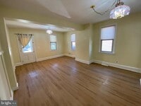 Building Photo - 19 E Millbrooke Ave