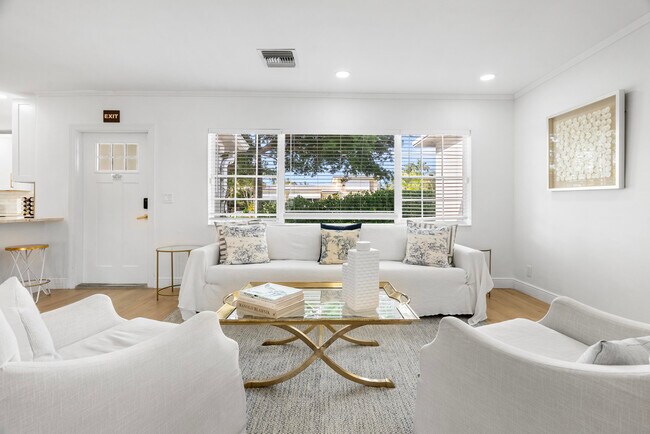 Building Photo - 240 Santa Lucia Dr