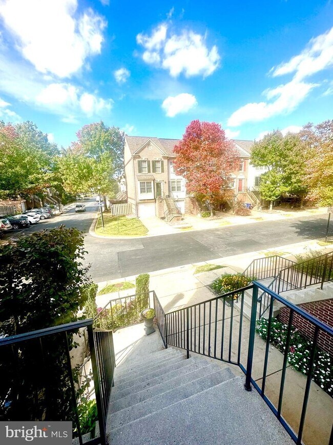 Building Photo - 7819 Colonial Springs Blvd