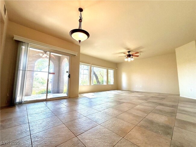 Building Photo - 11855 Portina Dr