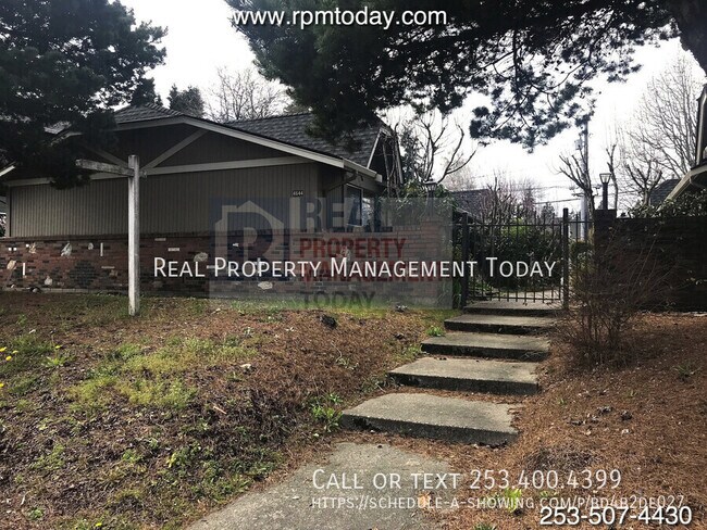Building Photo - 4644 N Pearl St