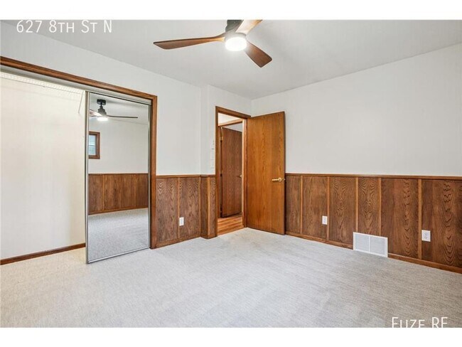 Building Photo - 627 8th St N