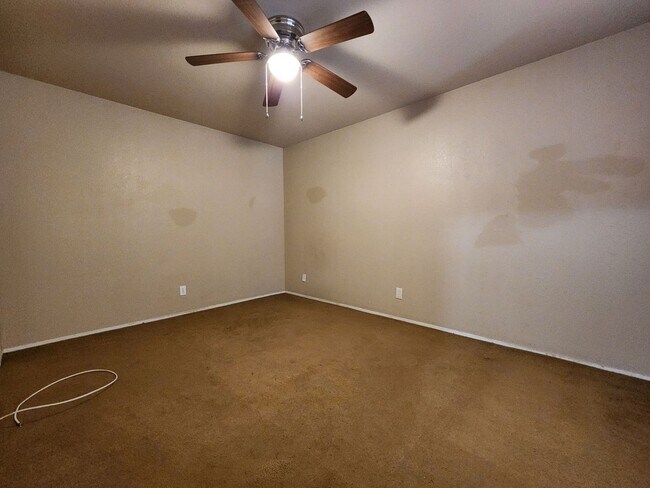 Building Photo - 2 Bedroom Condo in Rohnert Park