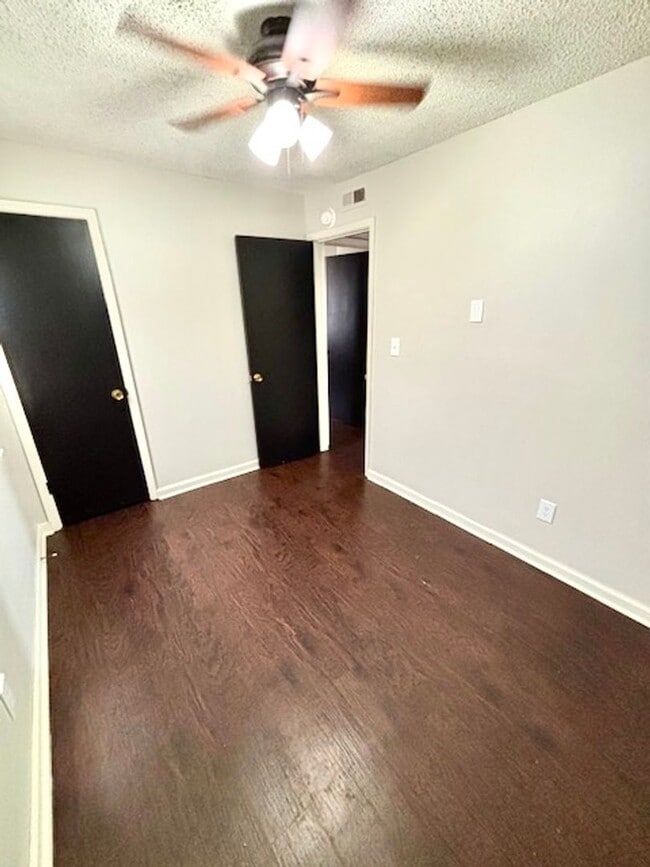 Building Photo - 4721 Samantha Ave