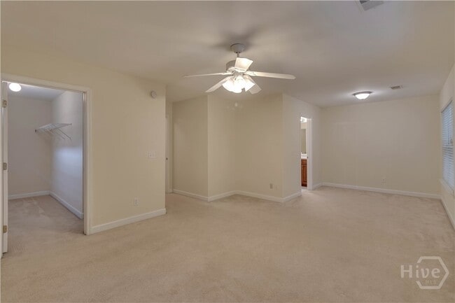 Building Photo - 650 Summer Hill Way