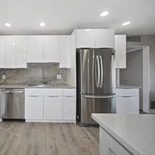 Building Photo - 414 Brittany Dr