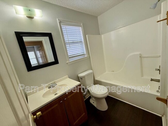 Building Photo - 768 Wolf St