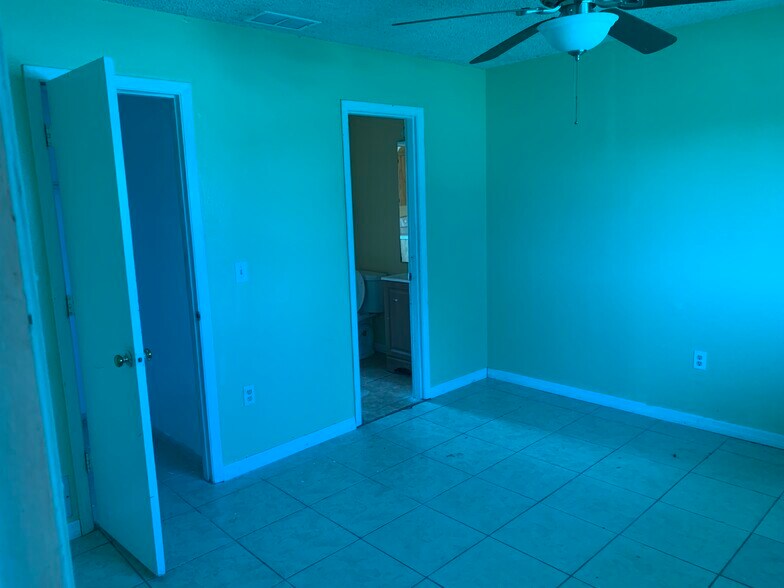 Building Photo - 7121 Burnsville St