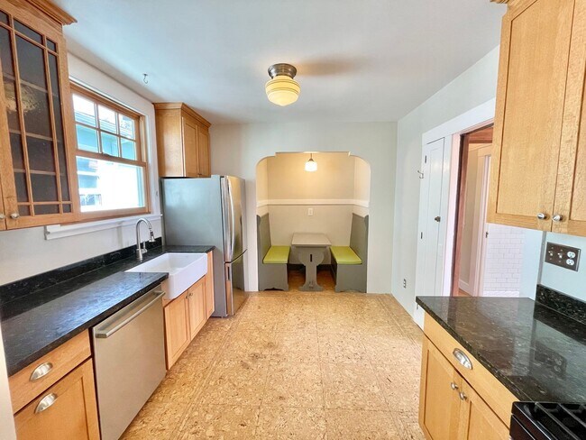 Building Photo - Westwood Park - Stunning 3BR+ / 2 BA Home w/Fabulous Back Yard! - PROGRESSIVE