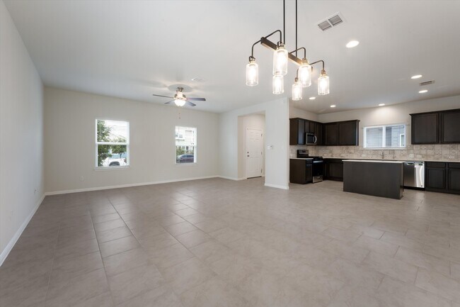 Building Photo - 235 Mossycup Dr