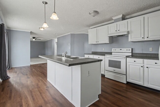 Building Photo - 212 Shipmans Pike