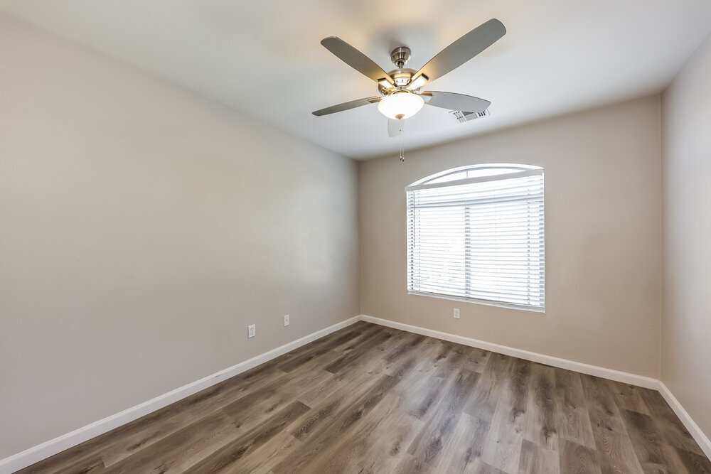 Building Photo - 13023 W Lawrence Rd