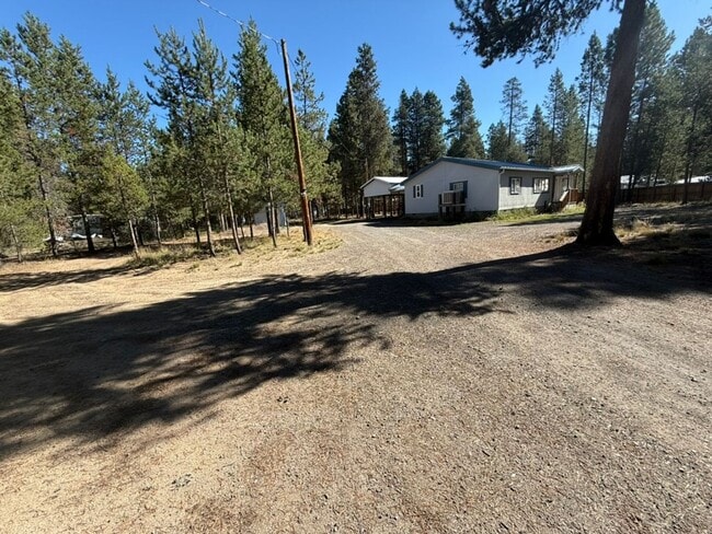 Building Photo - Newly Remodeled Home - Fully Fenced and Gated
