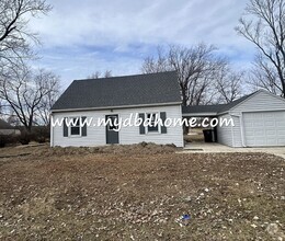 Building Photo - 523 Elnora Dr