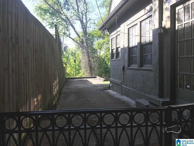 Building Photo - 4328 5th Ave S