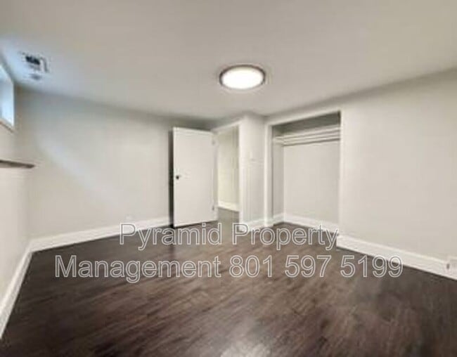 Building Photo - 652 E Roosevelt Ave