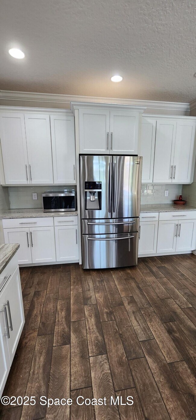 Building Photo - 3003 Trasona Dr