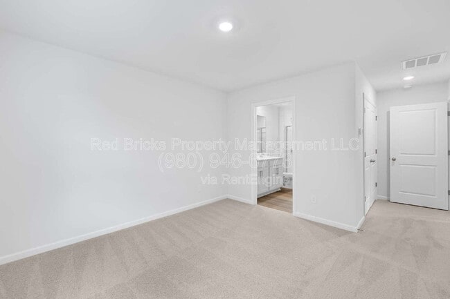 Building Photo - 5150 Hyrule Dr