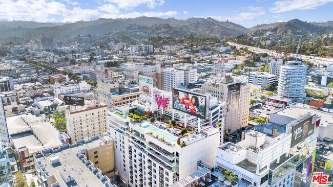 Building Photo - 6250 Hollywood Blvd