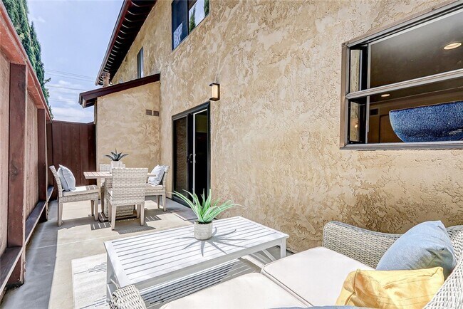 Back private patio - 4033 W 182nd St