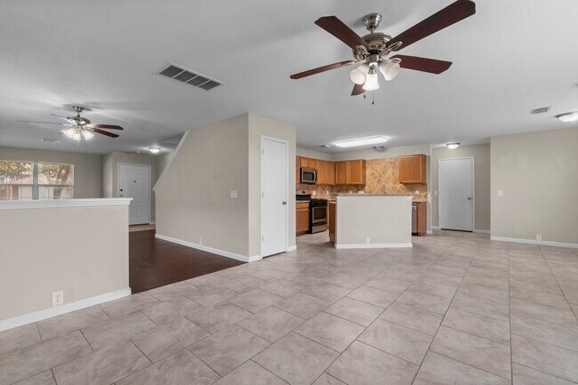 Building Photo - 511 Cypresswood Knoll